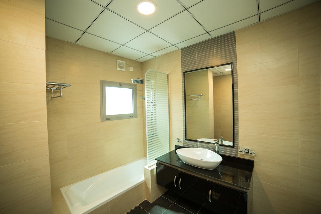 Golden Rose Luxury Suites Μανάμα Εξωτερικό φωτογραφία