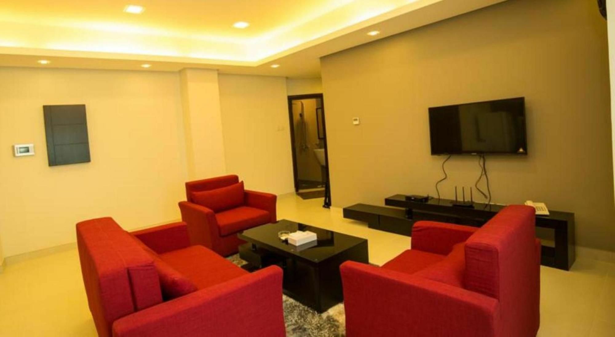 Golden Rose Luxury Suites Μανάμα Εξωτερικό φωτογραφία